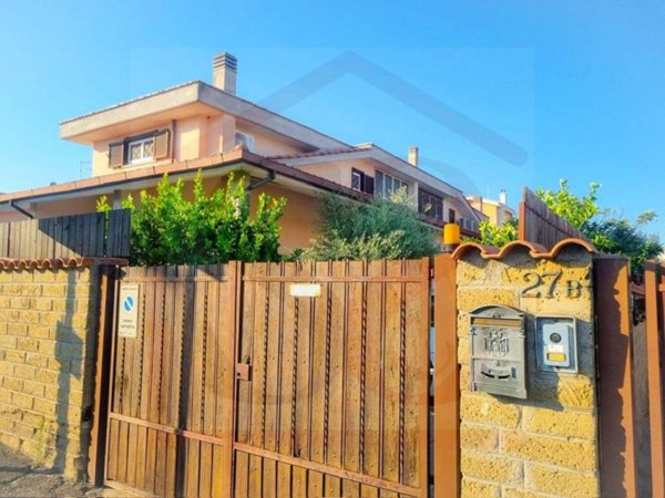 casa indipendente in vendita a Ladispoli