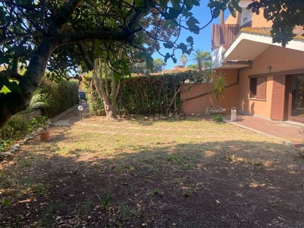 casa indipendente in vendita a Ladispoli