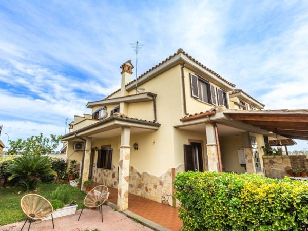 casa indipendente in vendita a Ladispoli