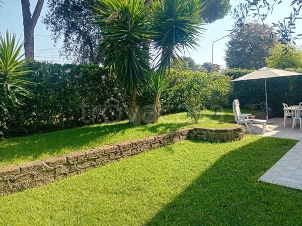 casa indipendente in vendita a Ladispoli in zona Marina di San Nicola