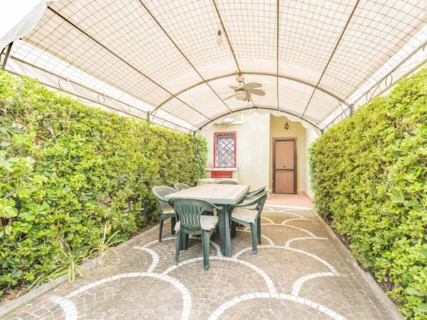 casa indipendente in vendita a Ladispoli in zona Marina di San Nicola