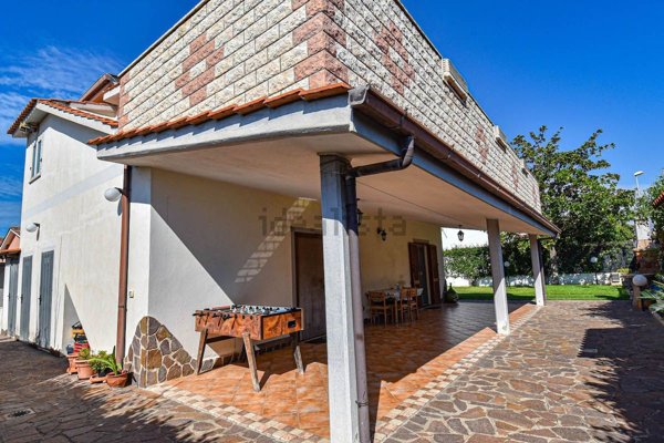 casa indipendente in vendita a Ladispoli