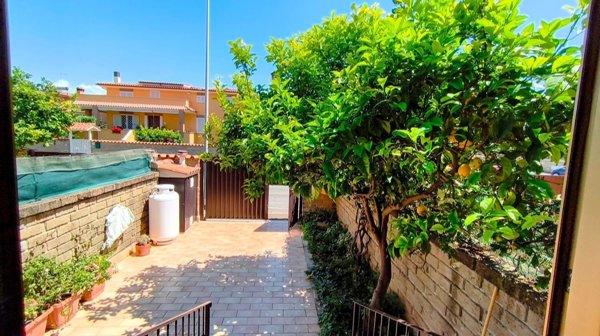 casa indipendente in vendita a Ladispoli