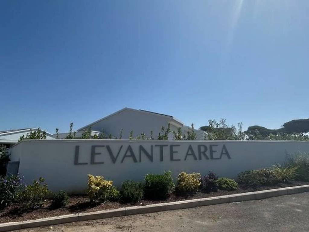 casa indipendente in vendita a Ladispoli