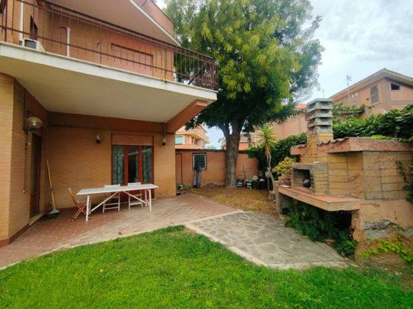 casa indipendente in vendita a Ladispoli