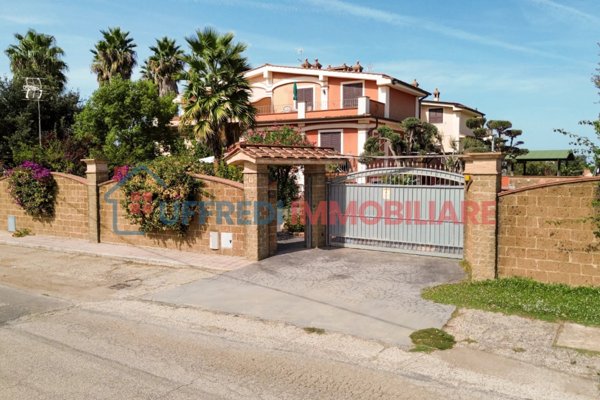 casa indipendente in vendita a Ladispoli
