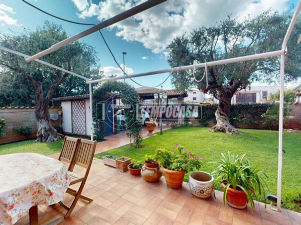 casa indipendente in vendita a Ladispoli