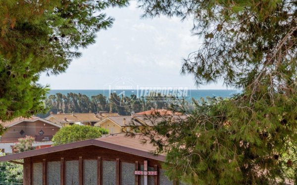 appartamento in vendita a Ladispoli in zona Marina di San Nicola