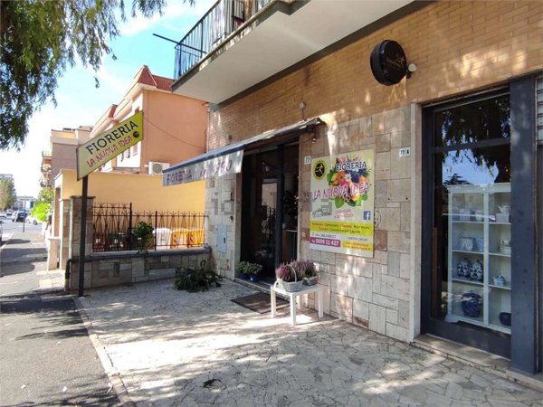 negozio in vendita a Ladispoli