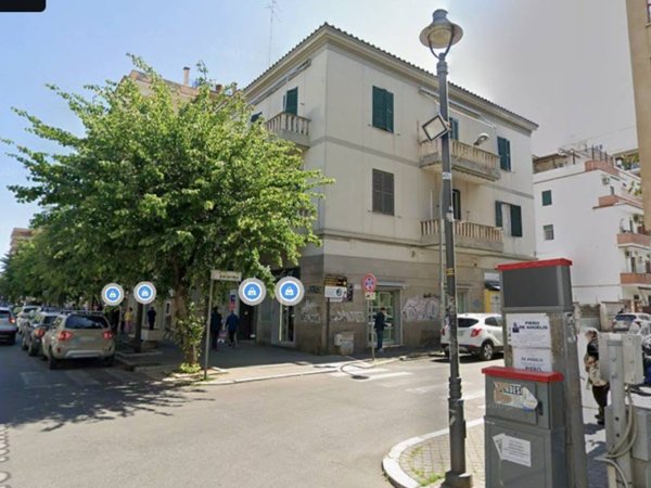 negozio in vendita a Ladispoli