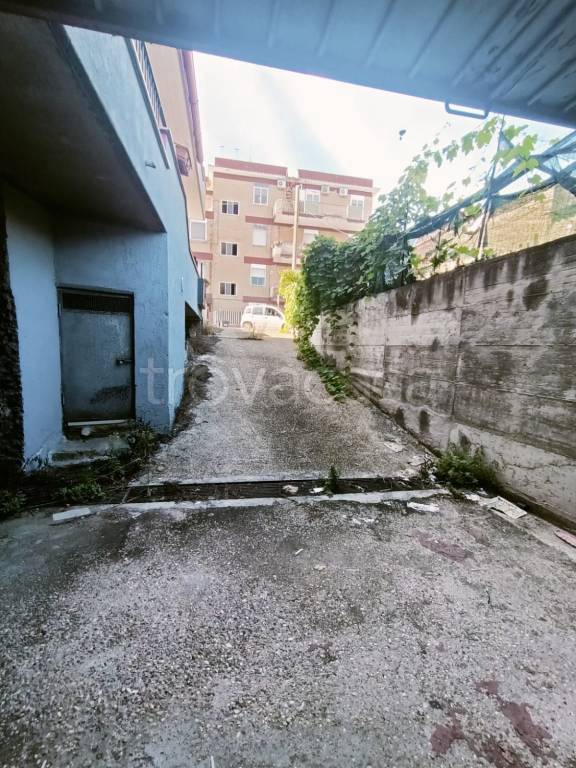 locale di sgombero in vendita a Ladispoli