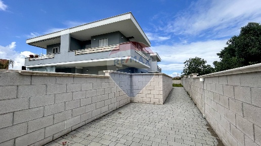 casa indipendente in vendita a Ladispoli