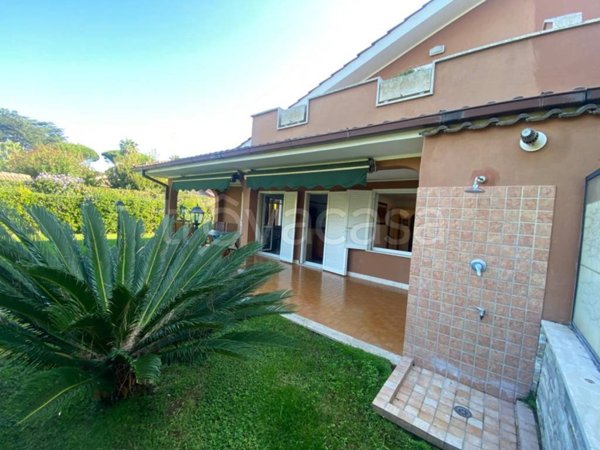 casa indipendente in vendita a Ladispoli in zona Marina di San Nicola