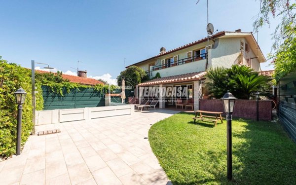 casa indipendente in vendita a Ladispoli in zona Marina di San Nicola