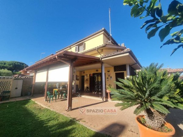 casa indipendente in vendita a Ladispoli