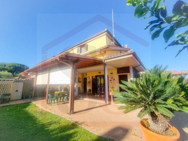 casa indipendente in vendita a Ladispoli