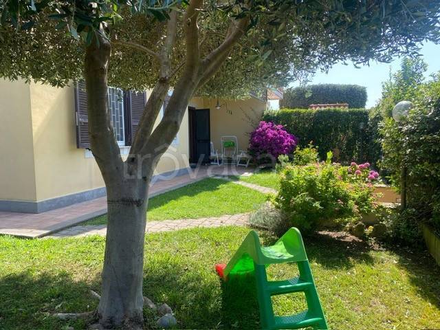 appartamento in vendita a Ladispoli in zona Marina di San Nicola