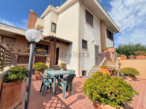 casa indipendente in vendita a Ladispoli