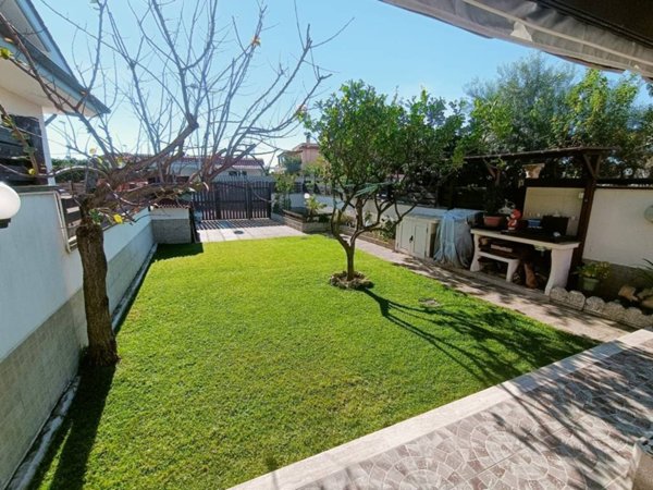 casa indipendente in vendita a Ladispoli
