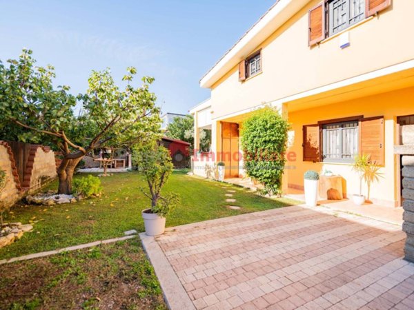 casa indipendente in vendita a Ladispoli