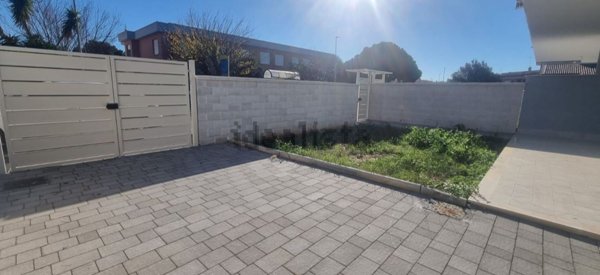 casa indipendente in vendita a Ladispoli