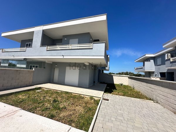 casa indipendente in vendita a Ladispoli