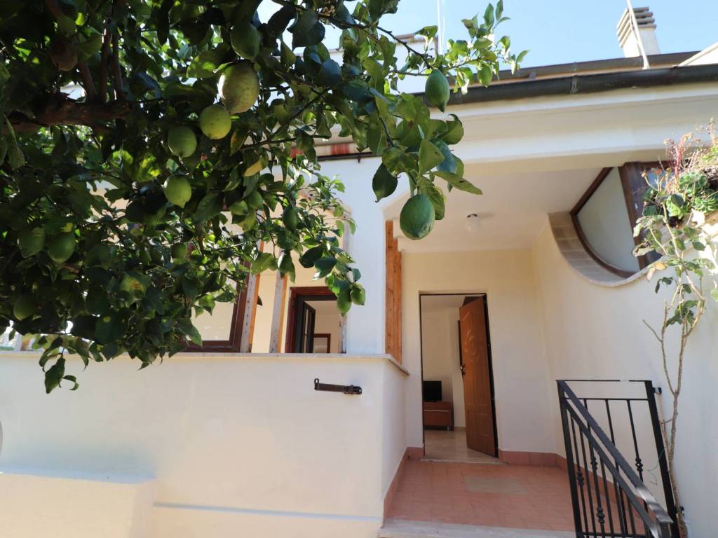 casa indipendente in vendita a Ladispoli