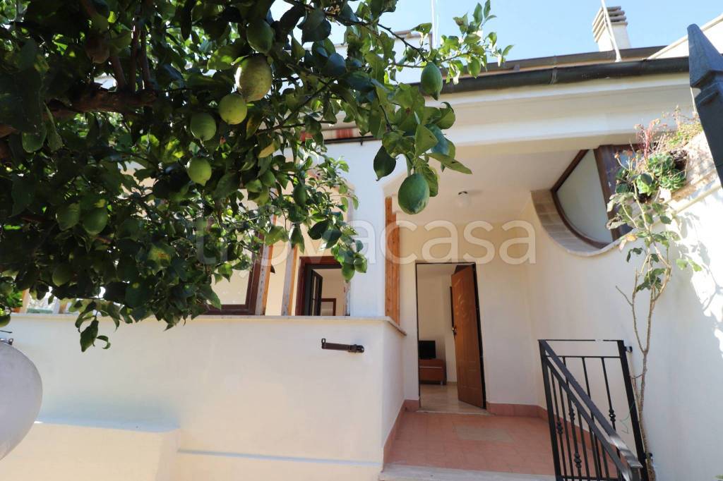 casa indipendente in vendita a Ladispoli