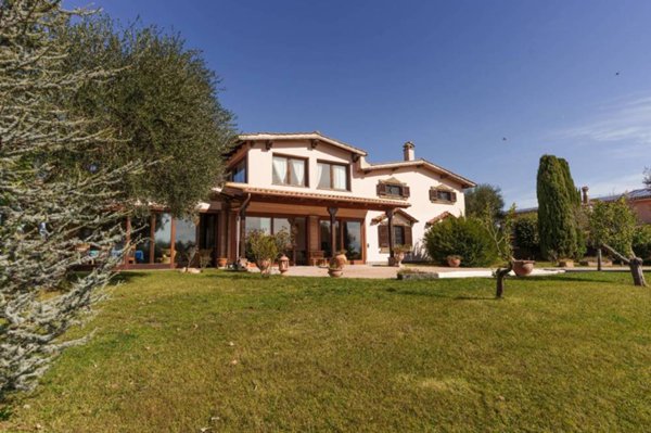 casa indipendente in vendita a Ladispoli