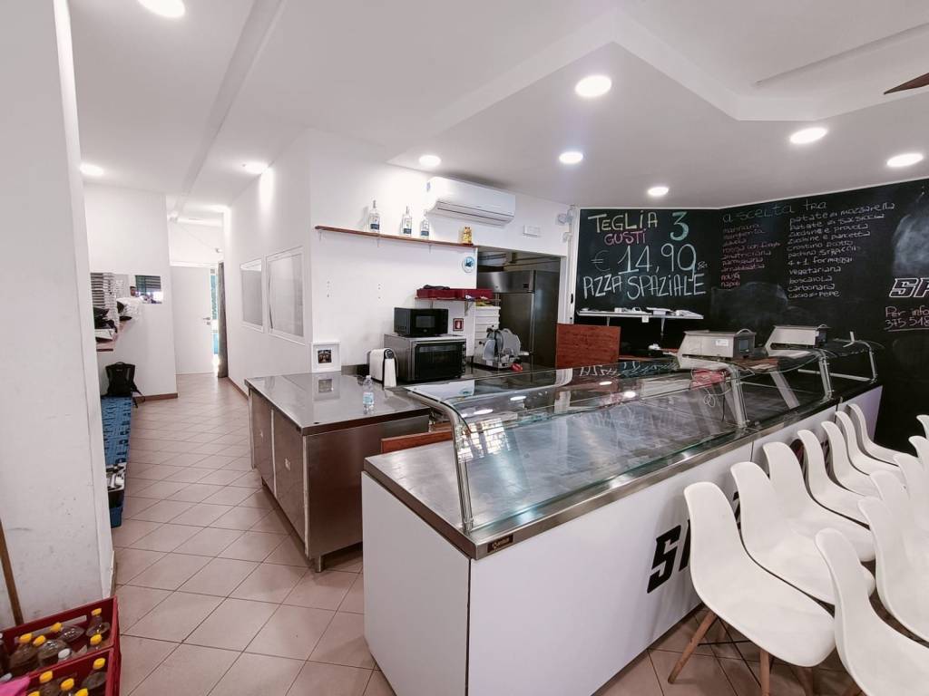 negozio in vendita a Ladispoli