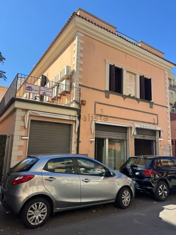 locale commerciale in vendita a Ladispoli