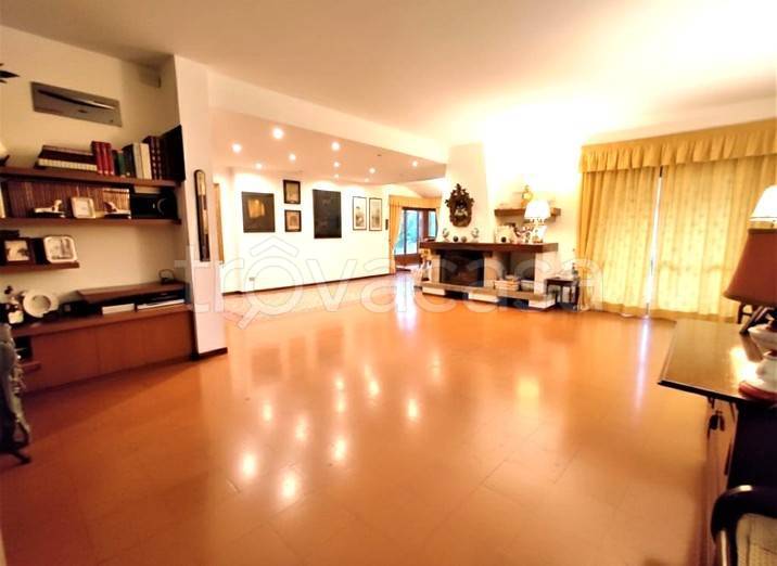 casa indipendente in vendita a Ladispoli