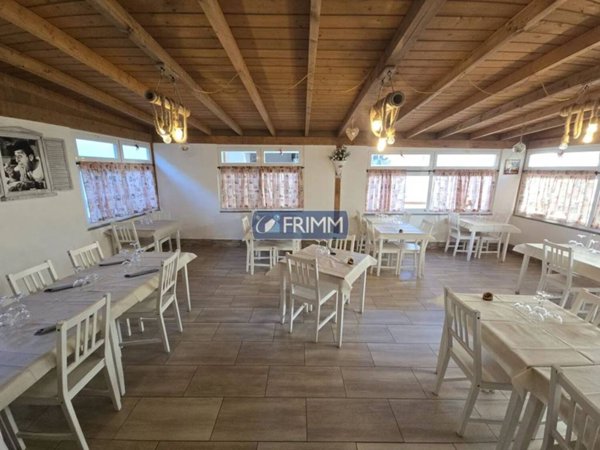 negozio in vendita a Ladispoli