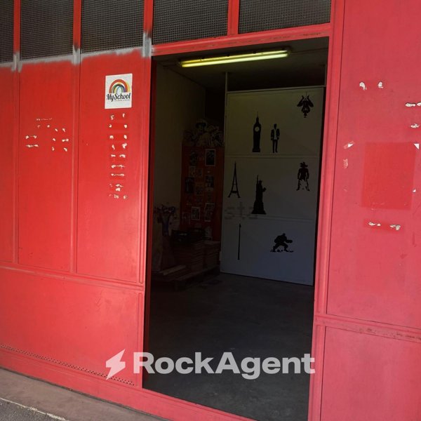 locale di sgombero in vendita a Ladispoli