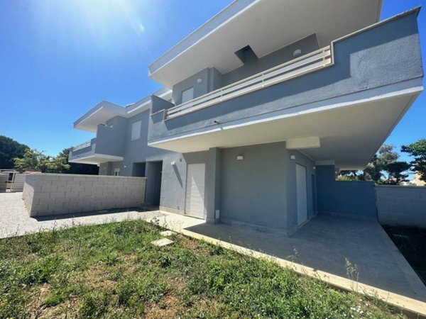 casa indipendente in vendita a Ladispoli