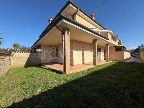 casa indipendente in vendita a Ladispoli