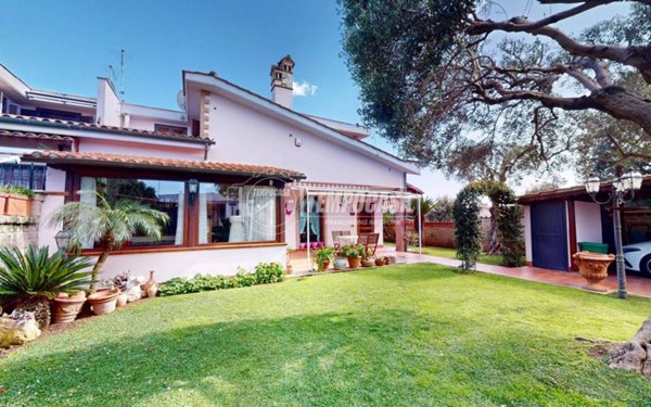 casa indipendente in vendita a Ladispoli