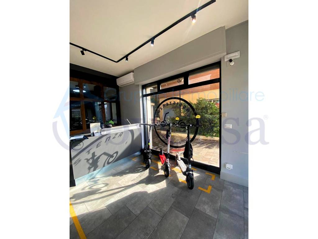 negozio in vendita a Ladispoli