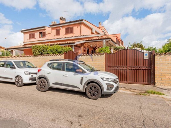 casa indipendente in vendita a Ladispoli