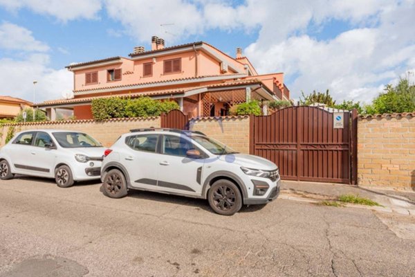 casa indipendente in vendita a Ladispoli