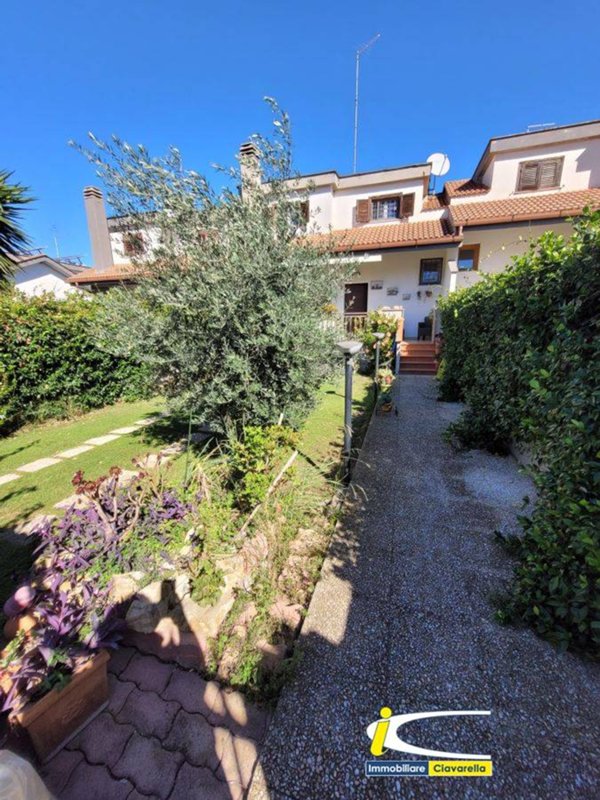 casa indipendente in vendita a Ladispoli