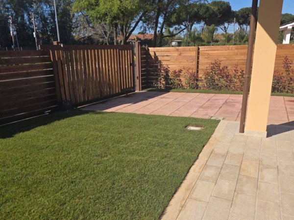 casa indipendente in vendita a Ladispoli in zona Marina di San Nicola