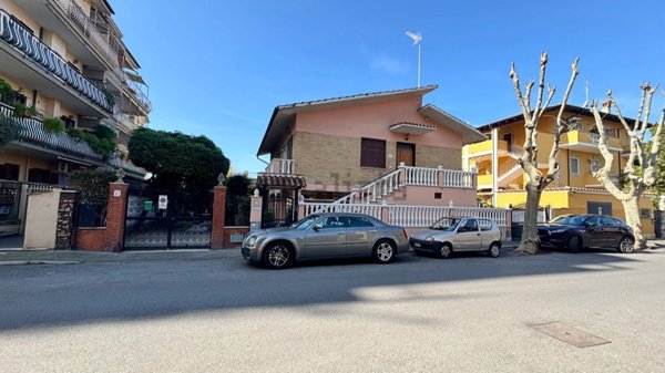 casa indipendente in vendita a Ladispoli