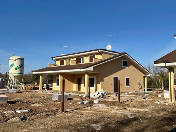 casa indipendente in vendita a Ladispoli in zona Marina di San Nicola