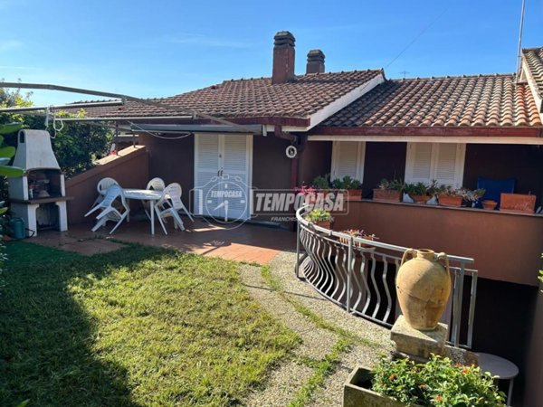 casa indipendente in vendita a Ladispoli in zona Marina di San Nicola