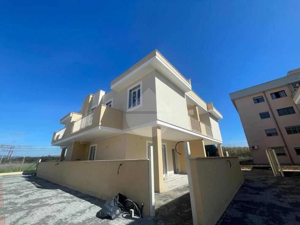 casa indipendente in vendita a Ladispoli