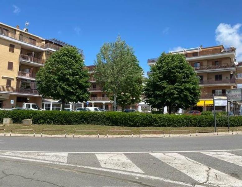 locale commerciale in vendita a Ladispoli in zona Marina di San Nicola