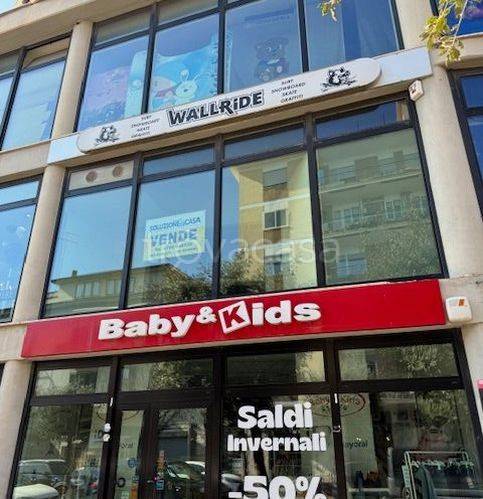 negozio in vendita a Ladispoli