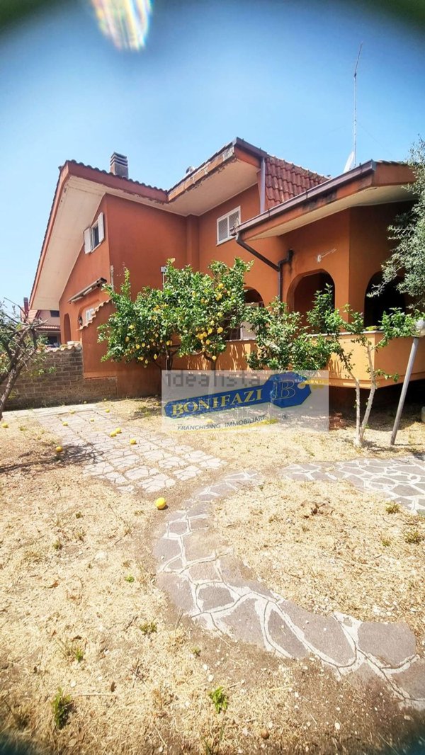 casa indipendente in vendita a Ladispoli