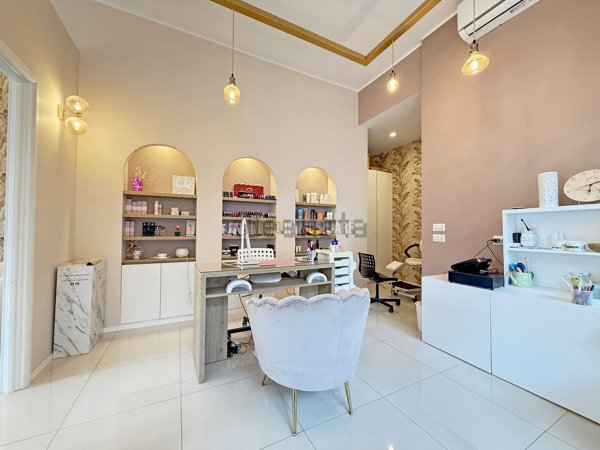 locale commerciale in vendita a Ladispoli